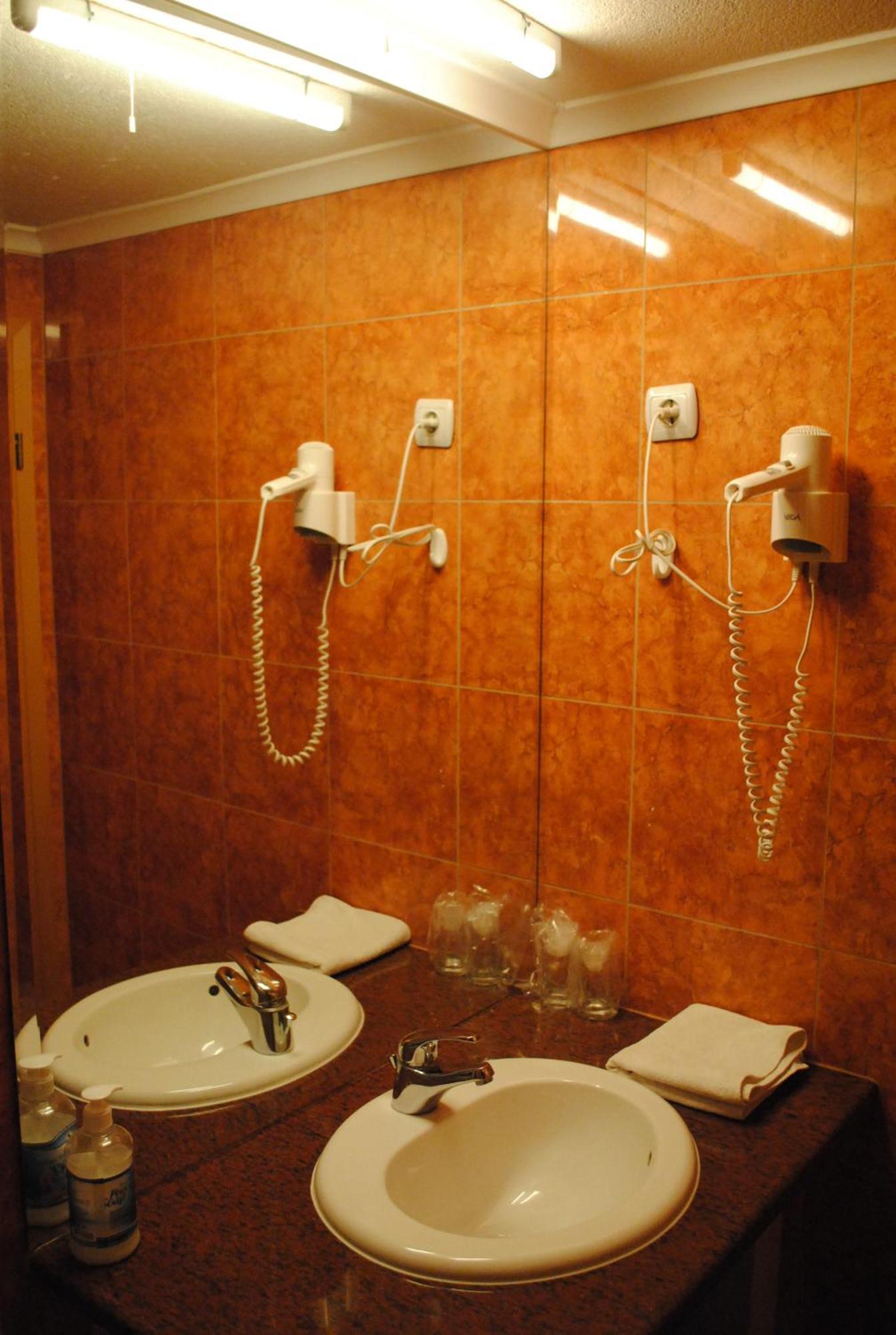Motel Kiwi Grude Quarto foto
